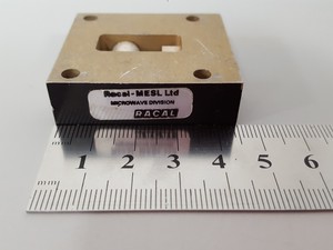 Thumbnail image of 6x Racal Waveguide Tube Flanges With 3x Misc Racal Parts