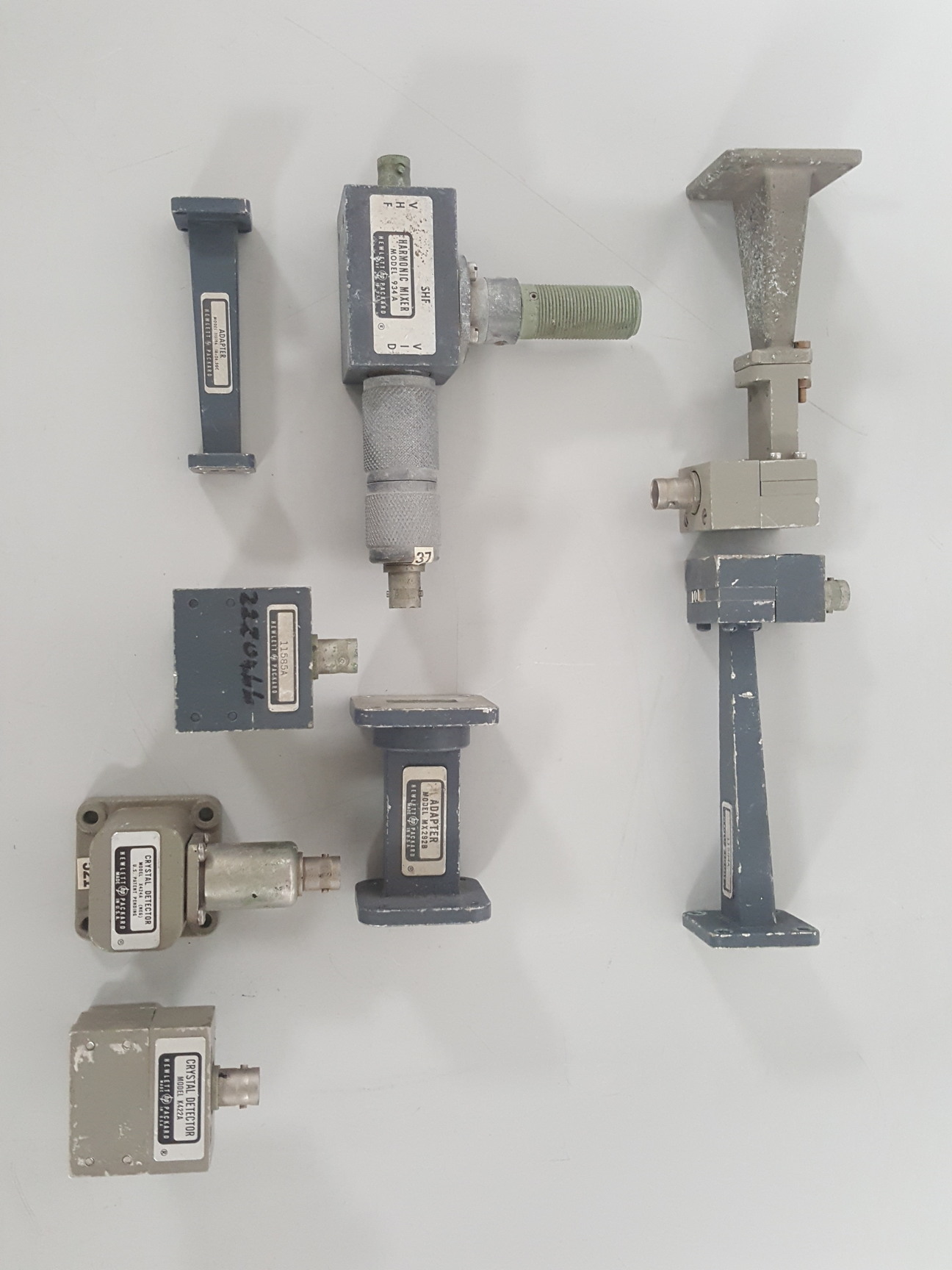 Image of HP Microwave Waveguide MX2928 Harmonic Mixer 934A Crystal Detectors R422A 11584A