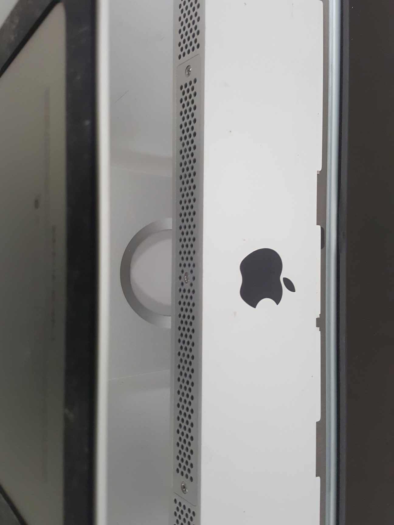 Image of Apple 21.5" Inch iMac 2.5ghz Broken LCD (Spares & Repairs)