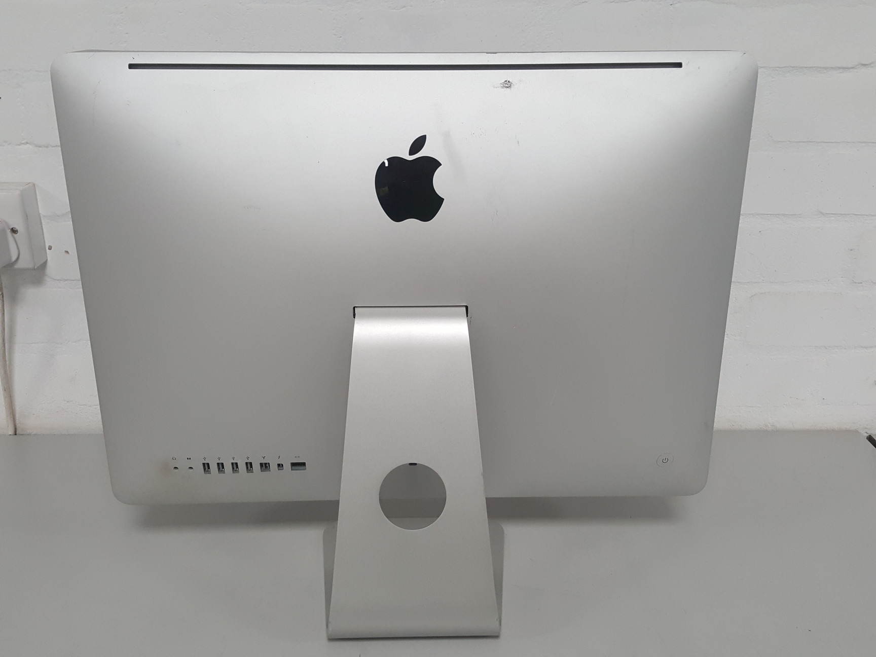 Image of Apple 21.5" Inch iMac 2.5ghz Broken LCD (Spares & Repairs)