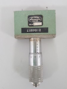 Thumbnail image of 4x Mid-Century Microwave Gear Waveguide Tube Horn MC 16/31B, MC16/17A, MC16/33