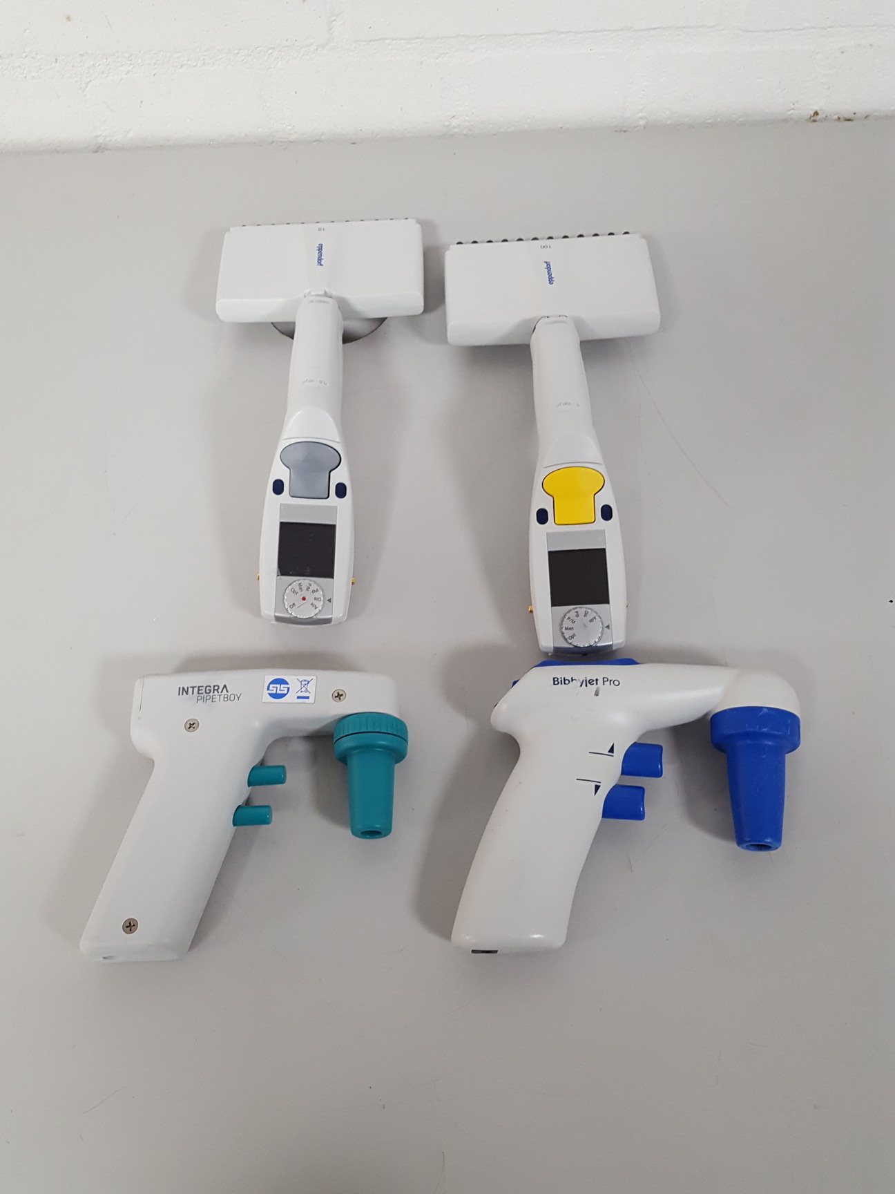 Image of 4x Electronic Pipettes Eppendorf Multi Channel 0.5-10ul & 5-100uL, Bibbyjet Pro