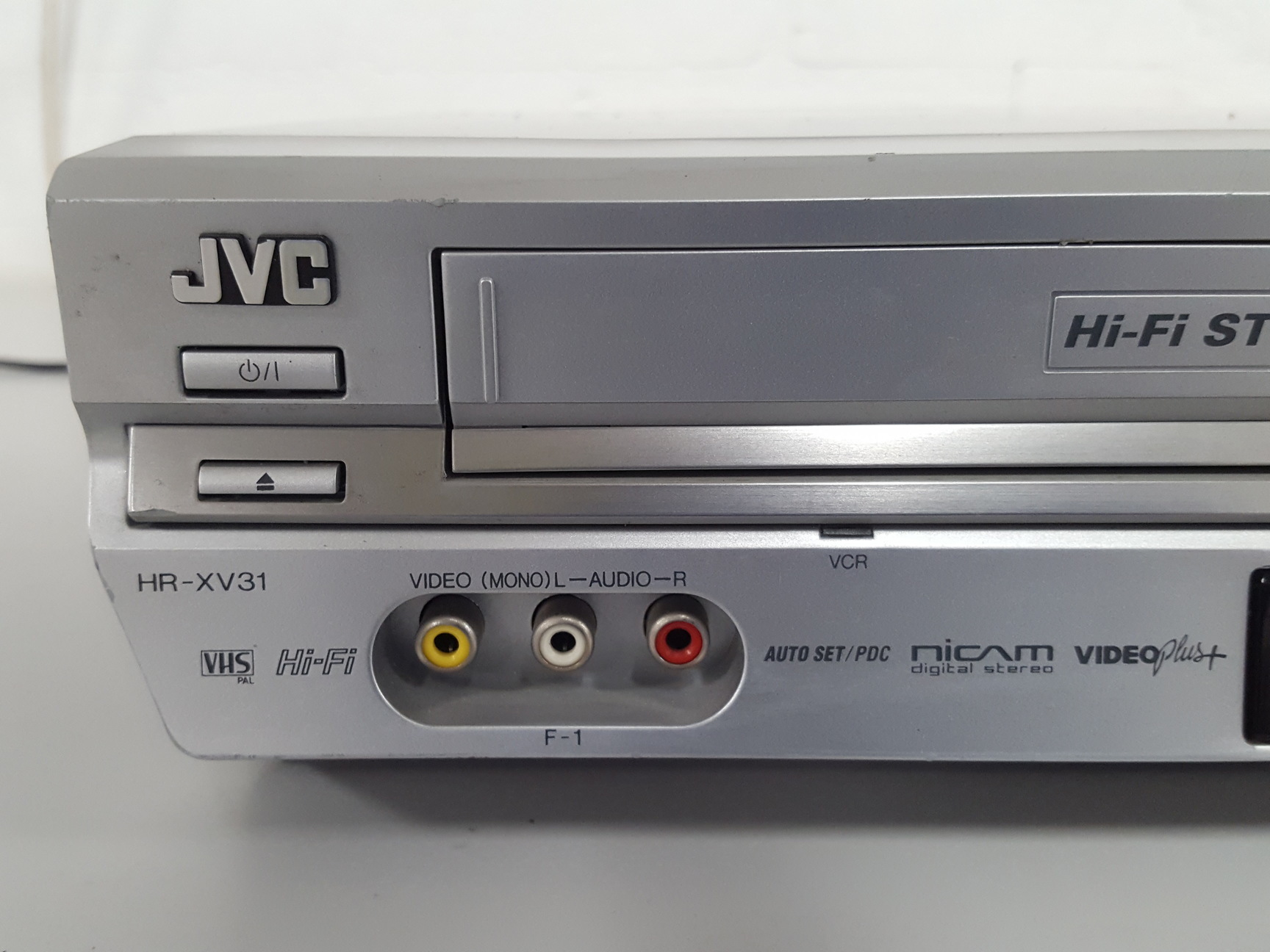JVC HR-XV31EK DVD / VHS Player Combo VCR Player JVC HR-XV31EK DVD / VHS Player Combo VCR Player