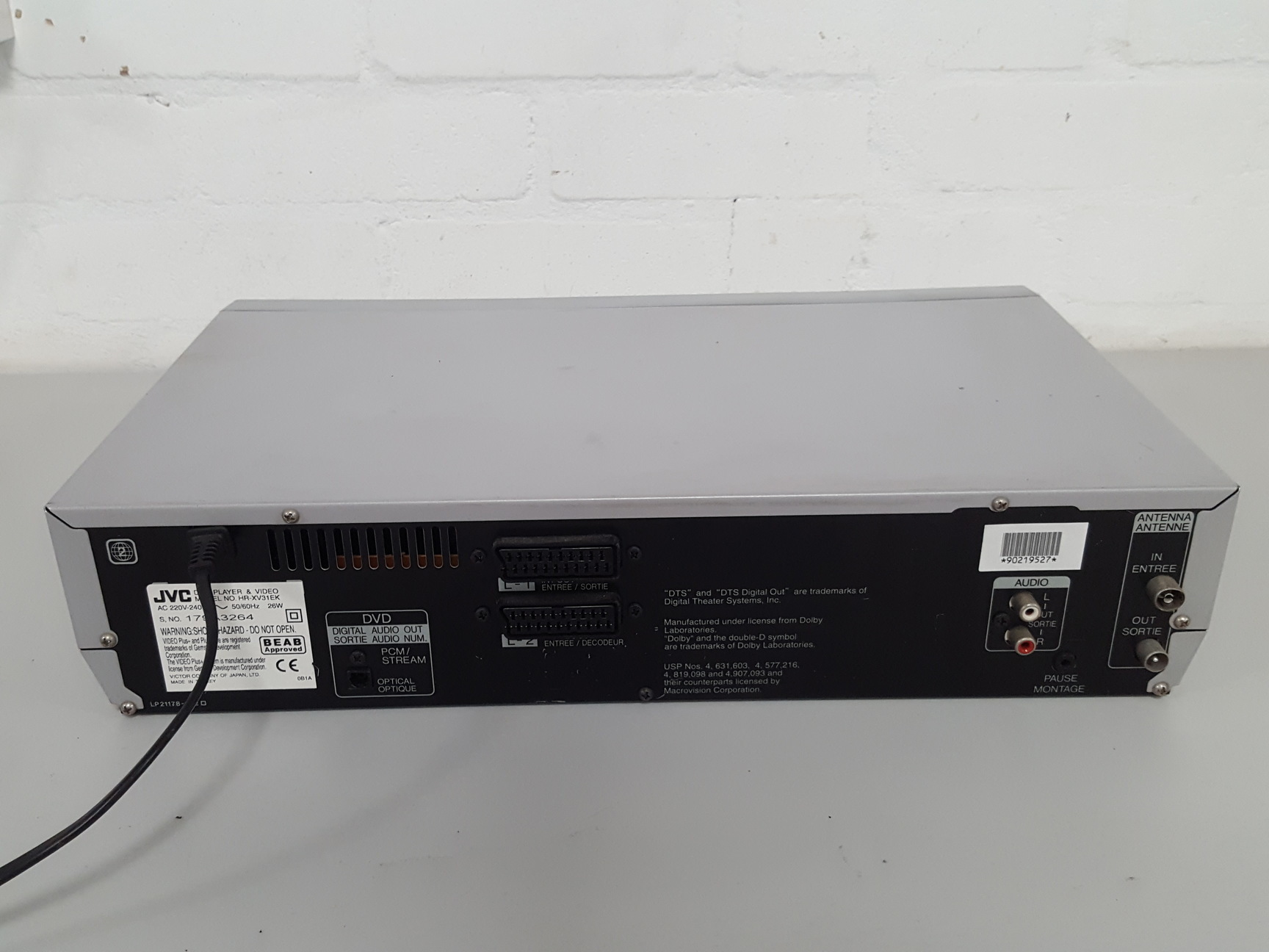 Image of JVC HR-XV31EK DVD / VHS Player Combo VCR Player