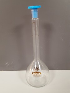 Thumbnail image of 16x Volumetric Flasks Lab Glassware Glass