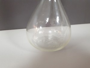 Thumbnail image of 16x Volumetric Flasks Lab Glassware Glass