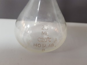 Thumbnail image of 16x Volumetric Flasks Lab Glassware Glass