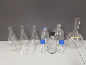 Thumbnail image of 14x Pyrex Lab Glassware Flat Bottomed Measuring Flasks, Boiling Flask, Duran Lab