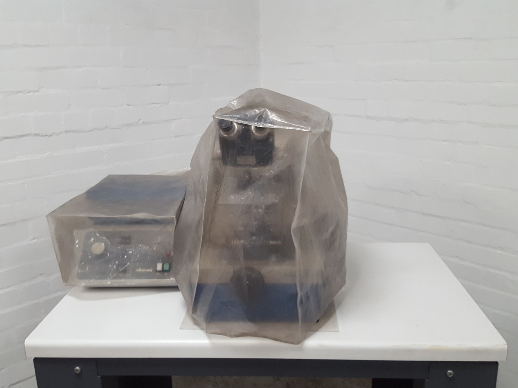 Image of Reichert-Jung Ultracut E Microtome System + Table Lab
