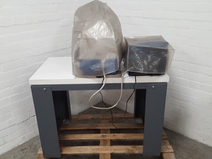 Thumbnail image of Reichert-Jung Ultracut E Microtome System + Table Lab