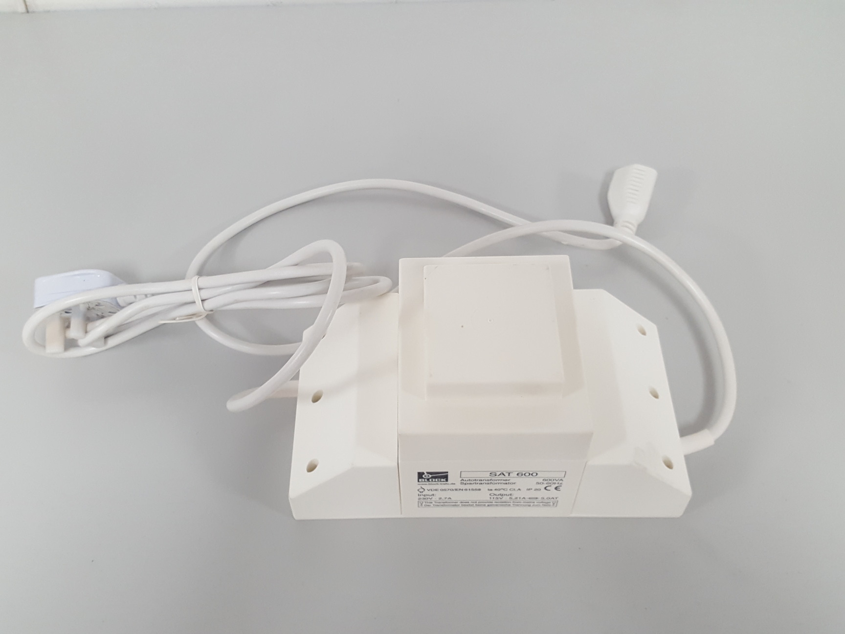 Image of Block Type SAT 600 600VA Autotransformer 230 to 115V / 110V