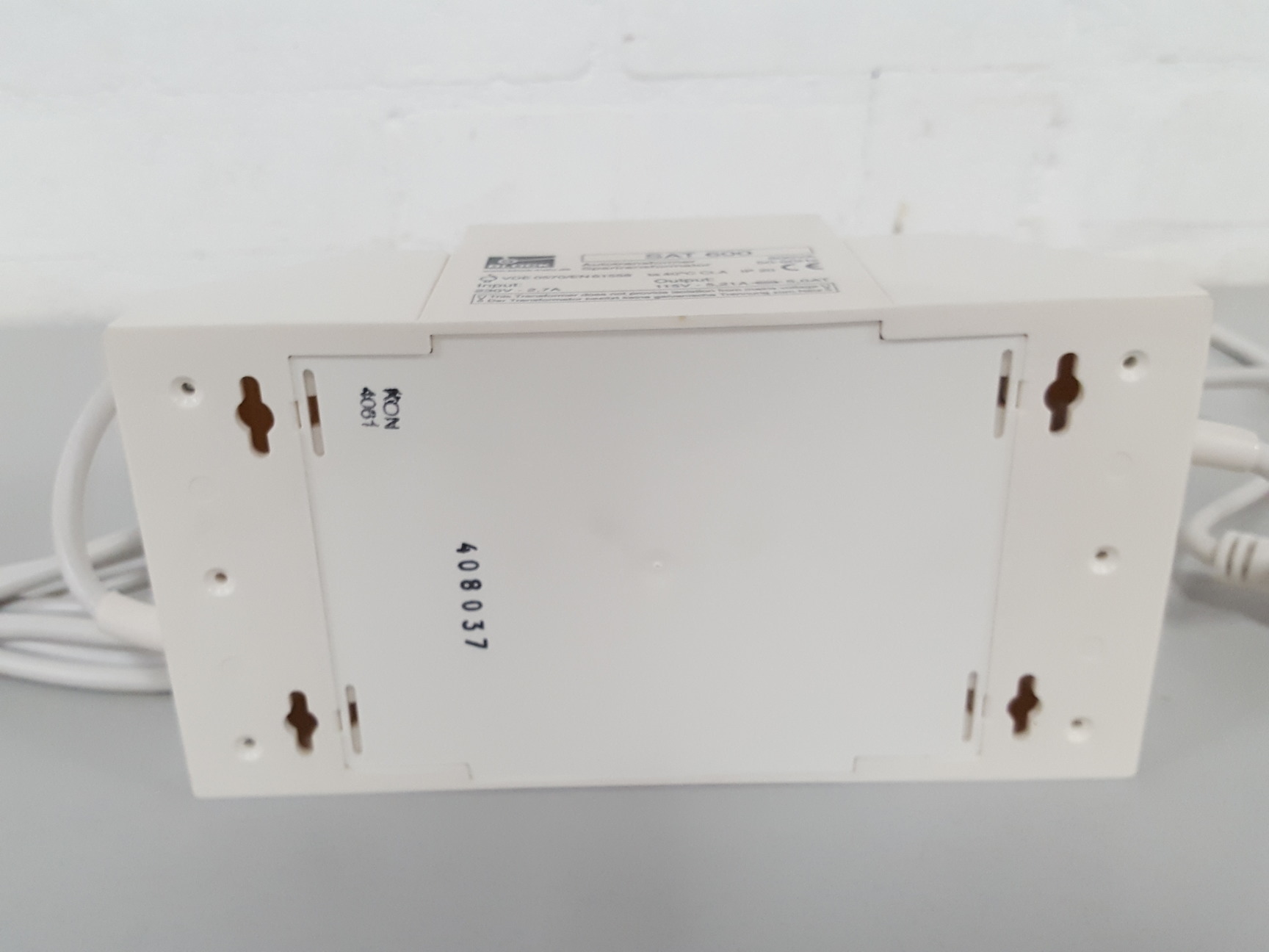 Image of Block Type SAT 600 600VA Autotransformer 230 to 115V / 110V