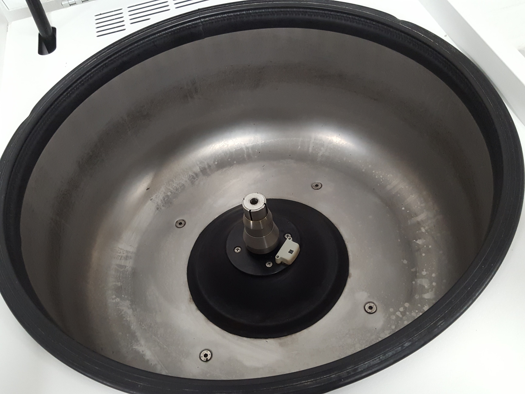Image of Sigma 4-15C Qiagen Benchtop Centrifuge Lab