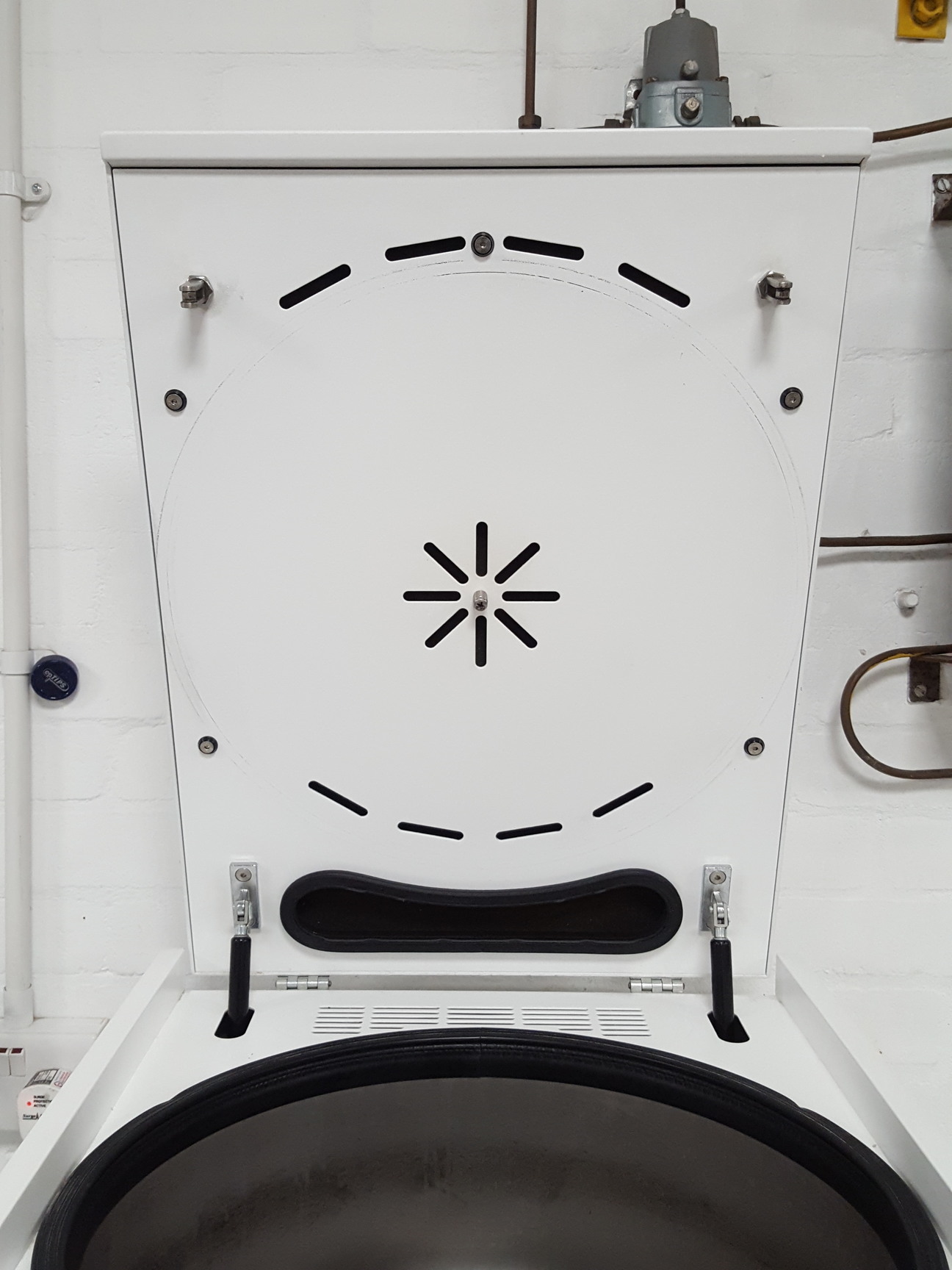 Image of Sigma 4-15C Qiagen Benchtop Centrifuge Lab