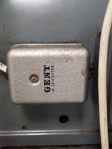 Thumbnail image of Caplin Capco Q-35 Cutting Machine Diamond Saw + Coolant Tank