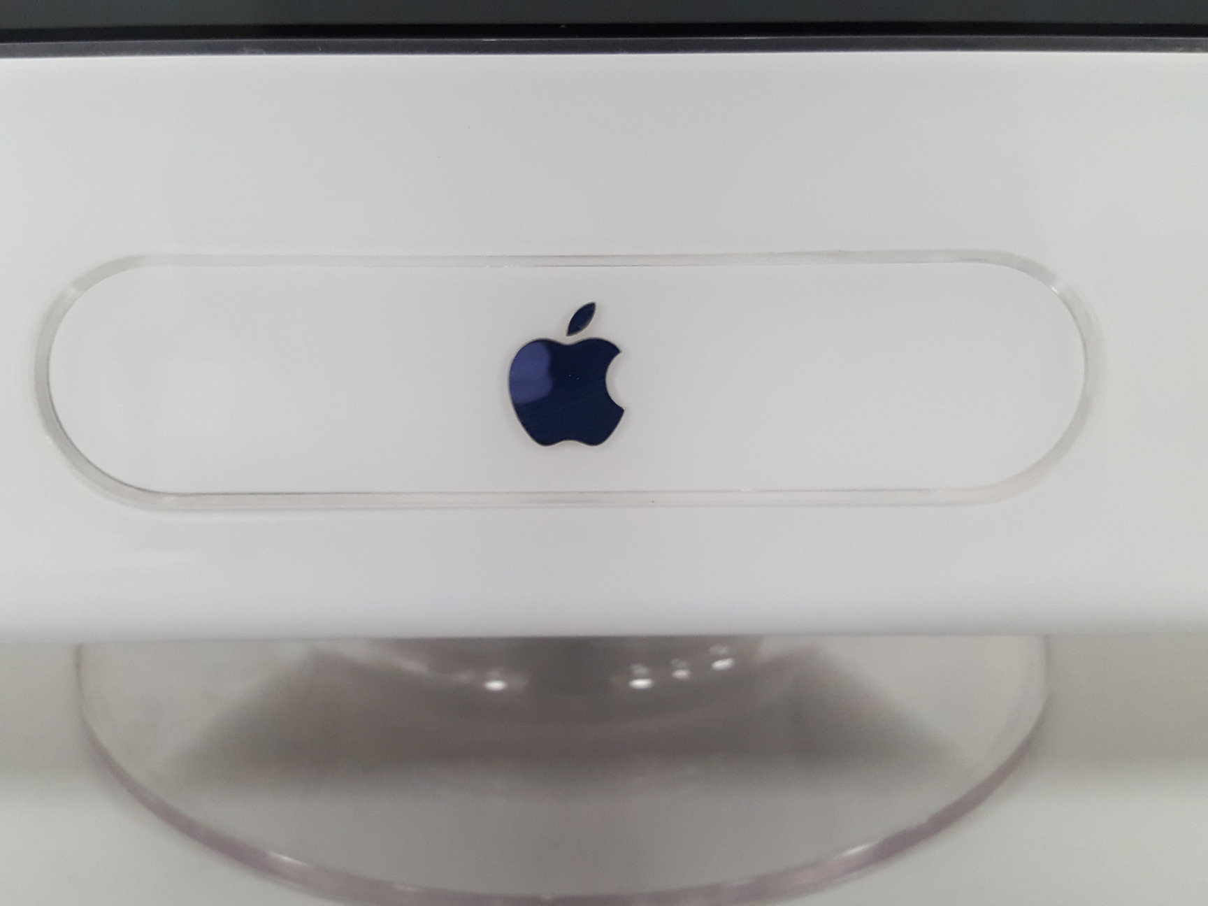 Image of Apple eMac G4 All in One Desktop 1ghz PowerPC IT 