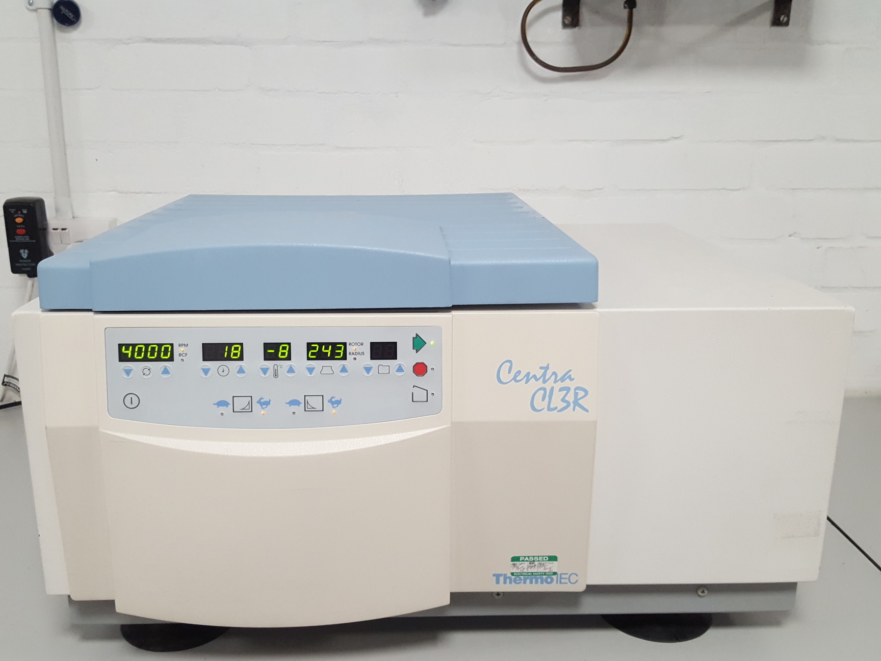 Image of ThermoIEC Centra CL3R Benchtop Refrigerated Centrifuge, IEC 243 Bucket Rotor Lab