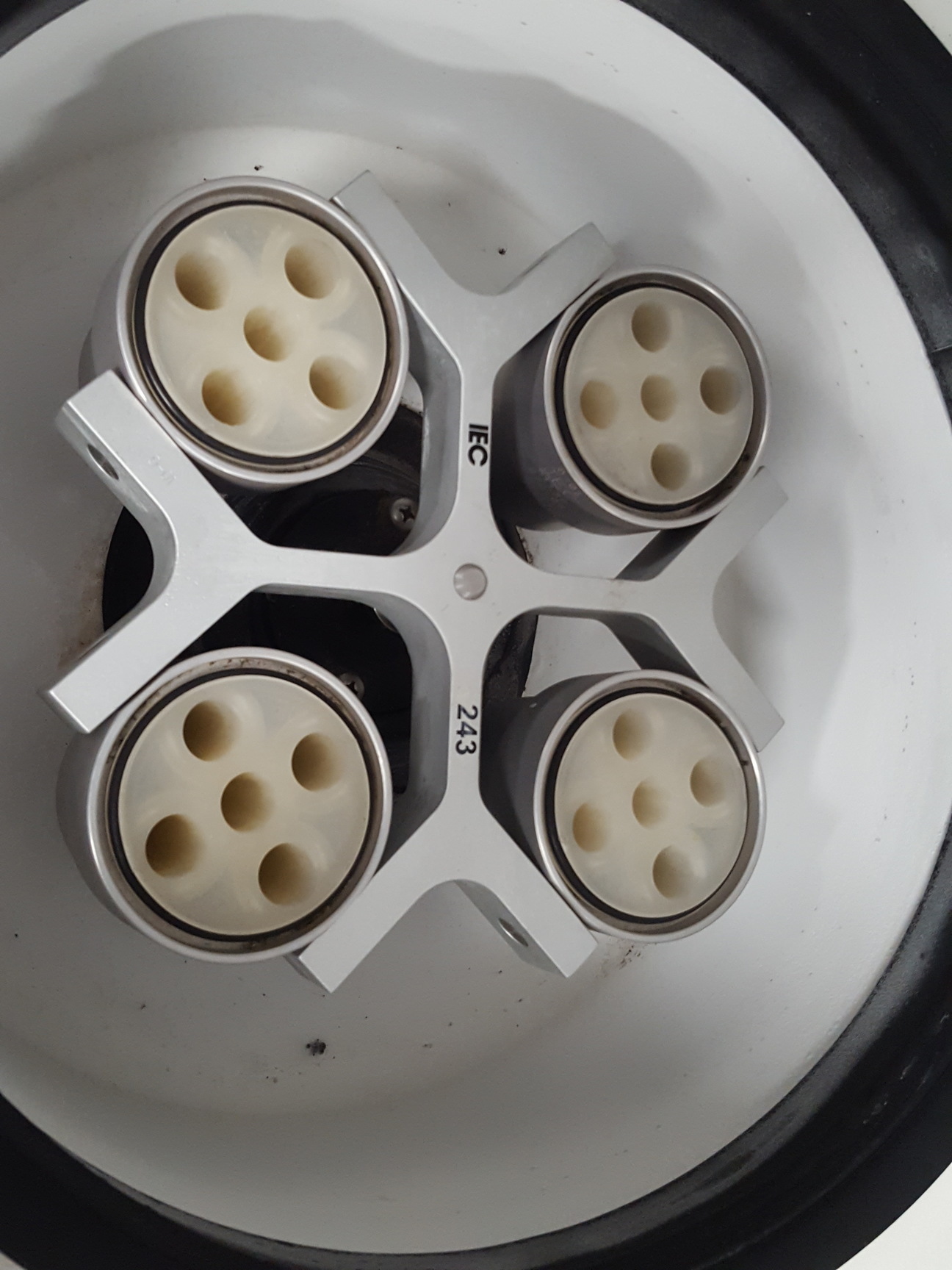 Image of ThermoIEC Centra CL3R Benchtop Refrigerated Centrifuge, IEC 243 Bucket Rotor Lab