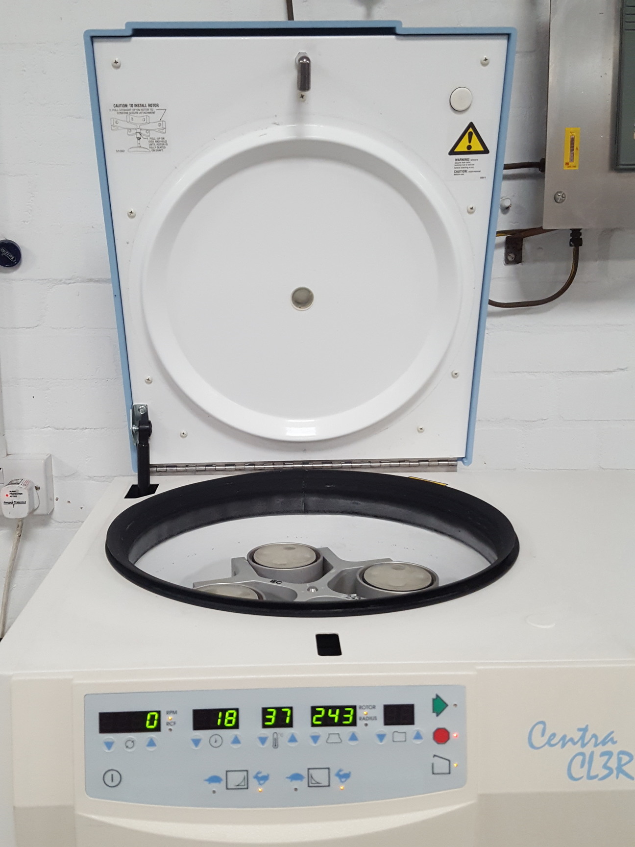 Image of ThermoIEC Centra CL3R Benchtop Refrigerated Centrifuge, IEC 243 Bucket Rotor Lab