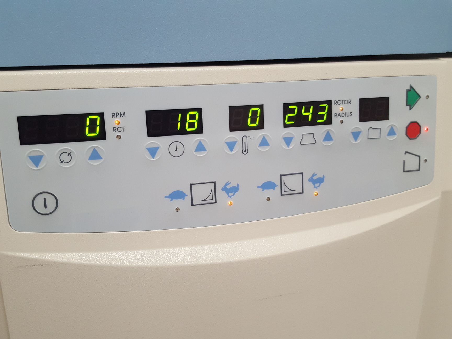 Image of ThermoIEC Centra CL3R Benchtop Refrigerated Centrifuge, IEC 243 Bucket Rotor Lab