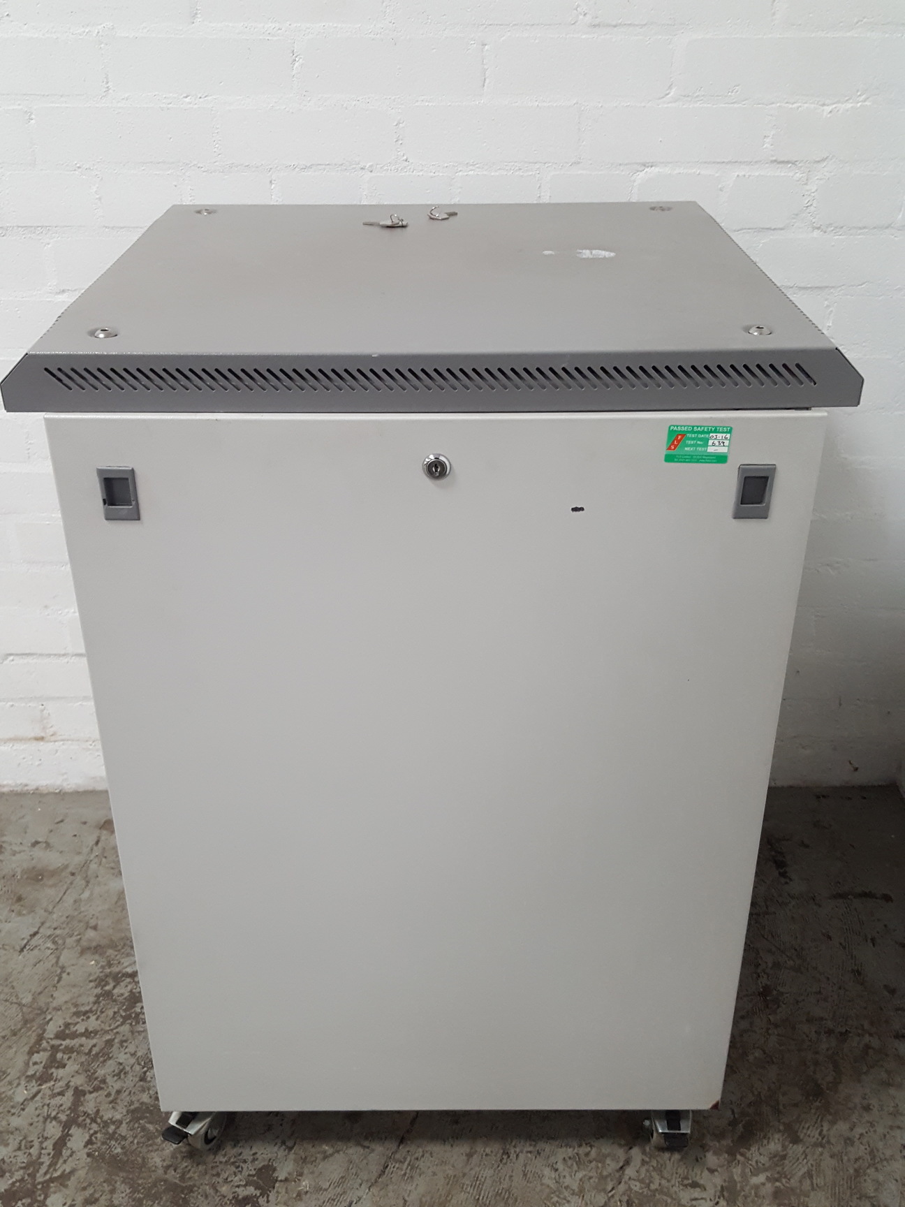 Image of Peak Scientific NM30LA MS Nitrogen Generator Lab