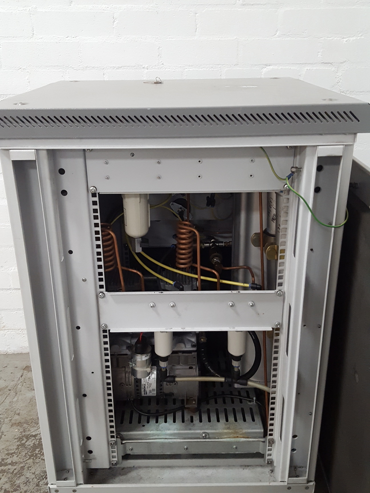 Image of Peak Scientific NM30LA MS Nitrogen Generator Lab