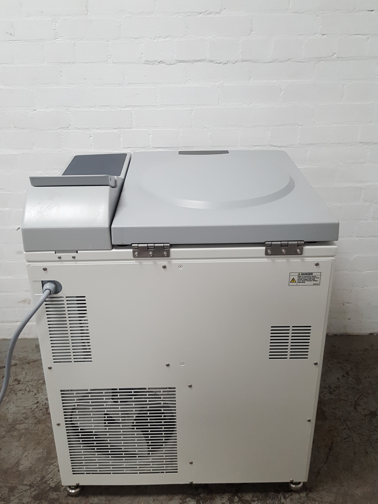Image of Sorvall RC6 Plus Super Speed Refrigerated Centrifuge Lab 22000RPM