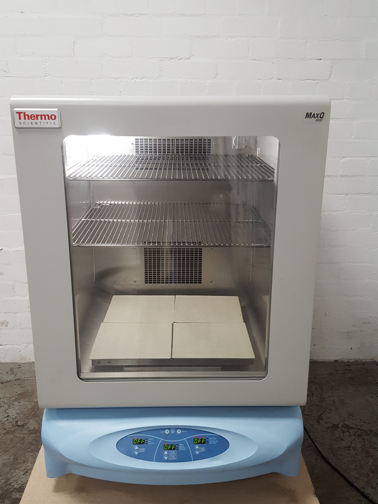 Thermo Scientific MaxQ 6000 Incubator / Shaker Lab