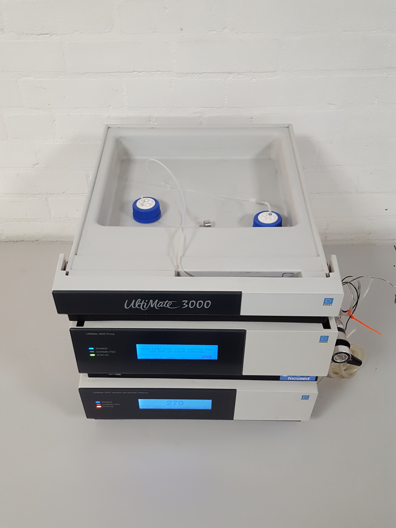 Image of Dionex UltiMate 3000 HPLC UHPLC VWD-3100 Detector, Isocratic Pump ISO-3100SD Lab