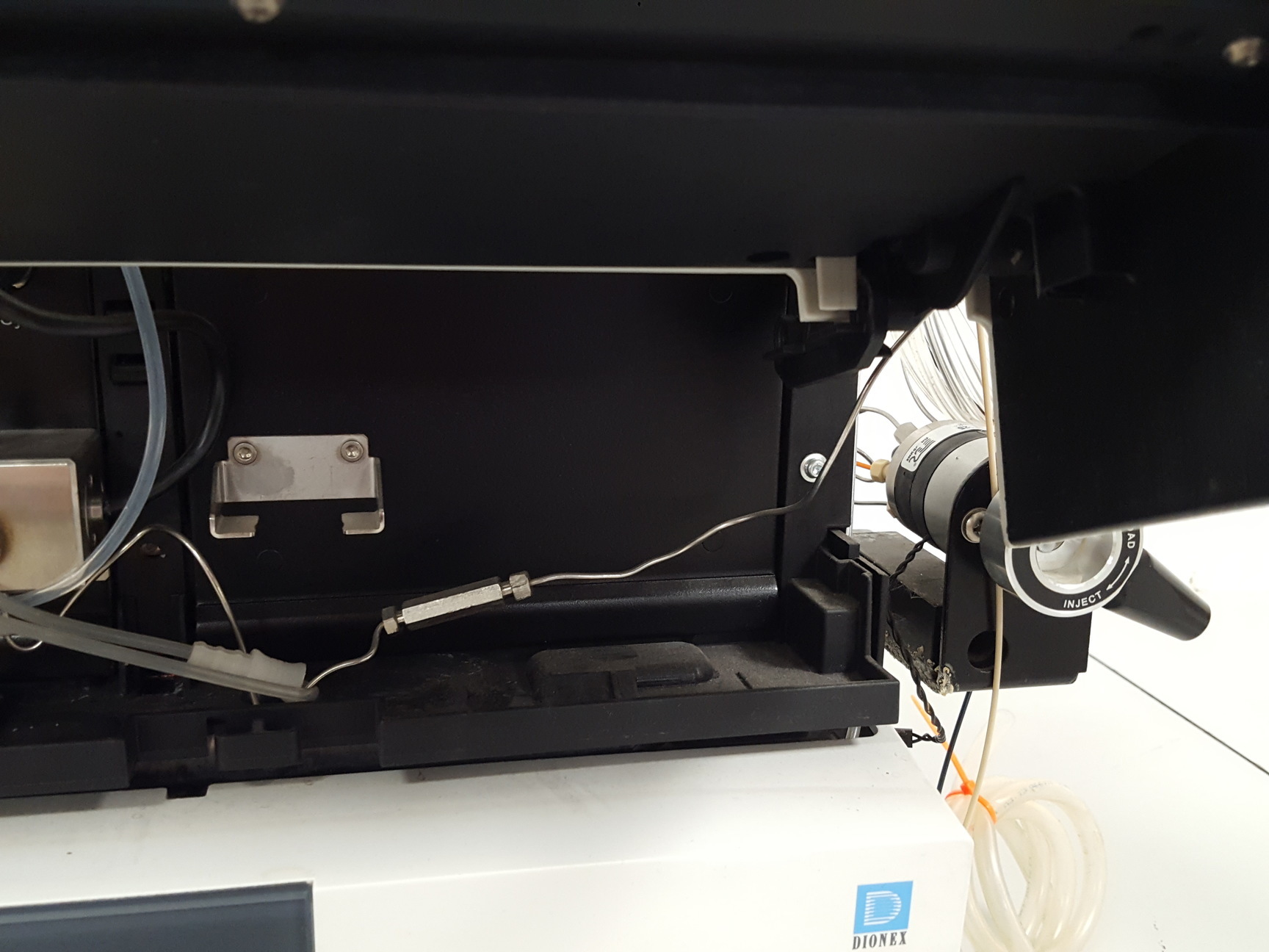 Image of Dionex UltiMate 3000 HPLC UHPLC VWD-3100 Detector, Isocratic Pump ISO-3100SD Lab