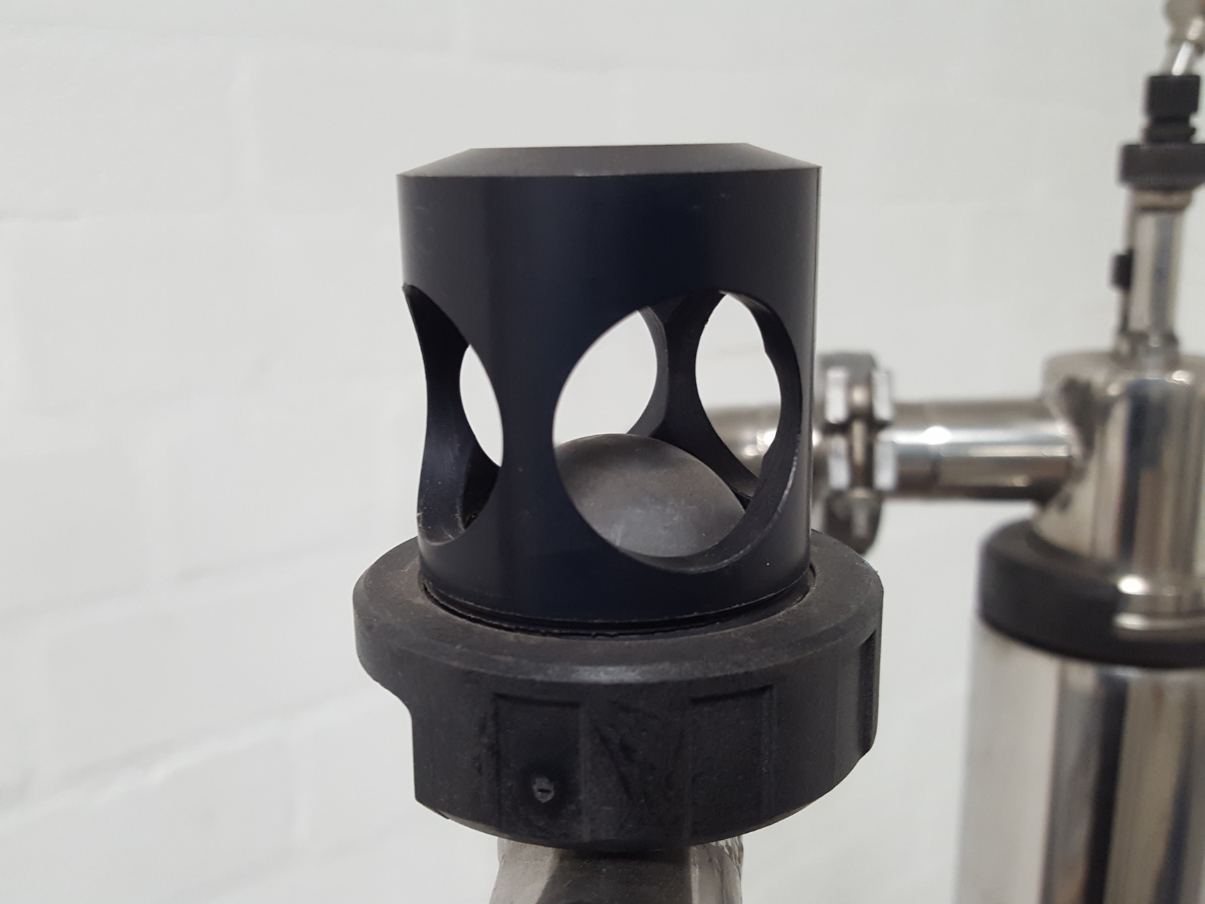 Image of Bruker NMR Cryomagnet Spectroscopy Superconducting Magnet Lab