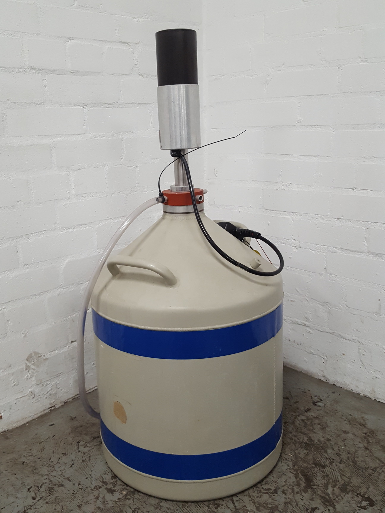 Image of Canberra Liquid Nitrogen Tank + Ortec Smart-1Pos GEM-FX7025-XLB-SMP Detector