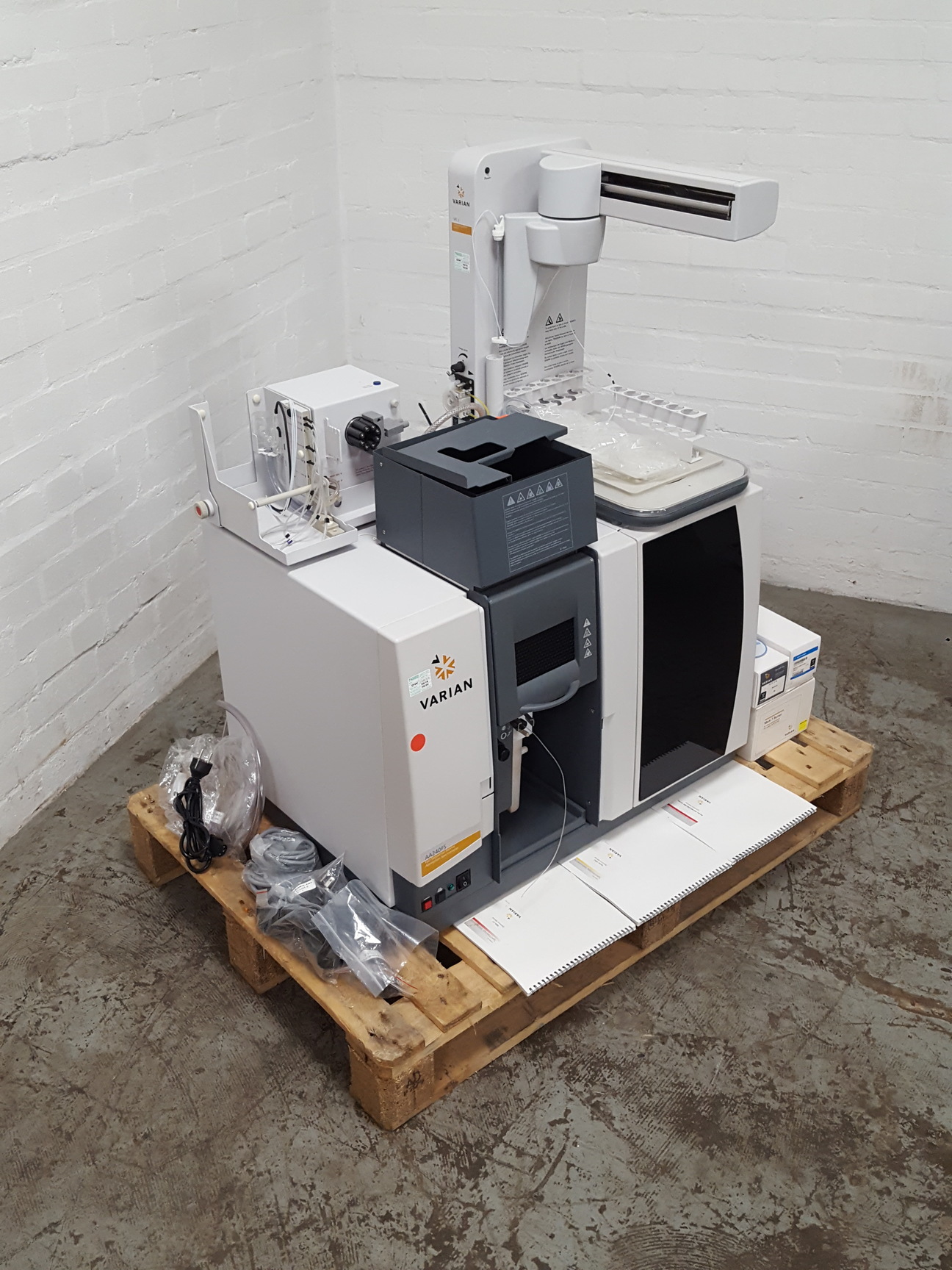 Image of Varian AA240FS Atomic Absorption Spectrophotometer With 2x Other Equipment