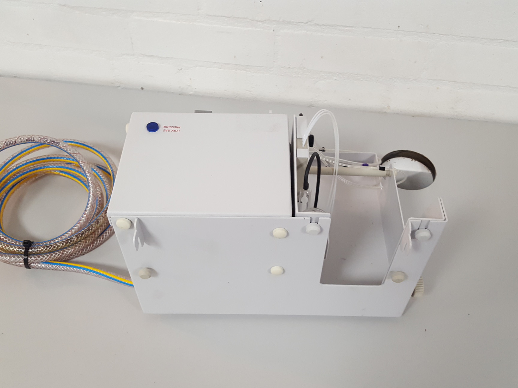 Image of Varian AA240FS Atomic Absorption Spectrophotometer With 2x Other Equipment