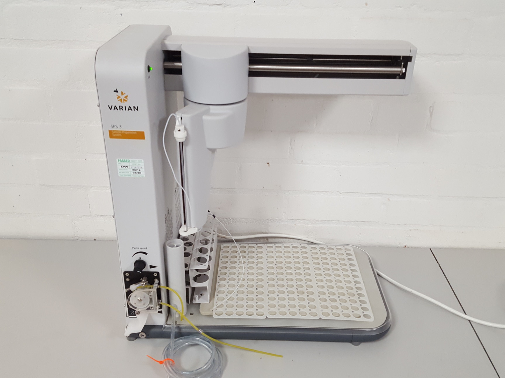Image of Varian AA240FS Atomic Absorption Spectrophotometer With 2x Other Equipment