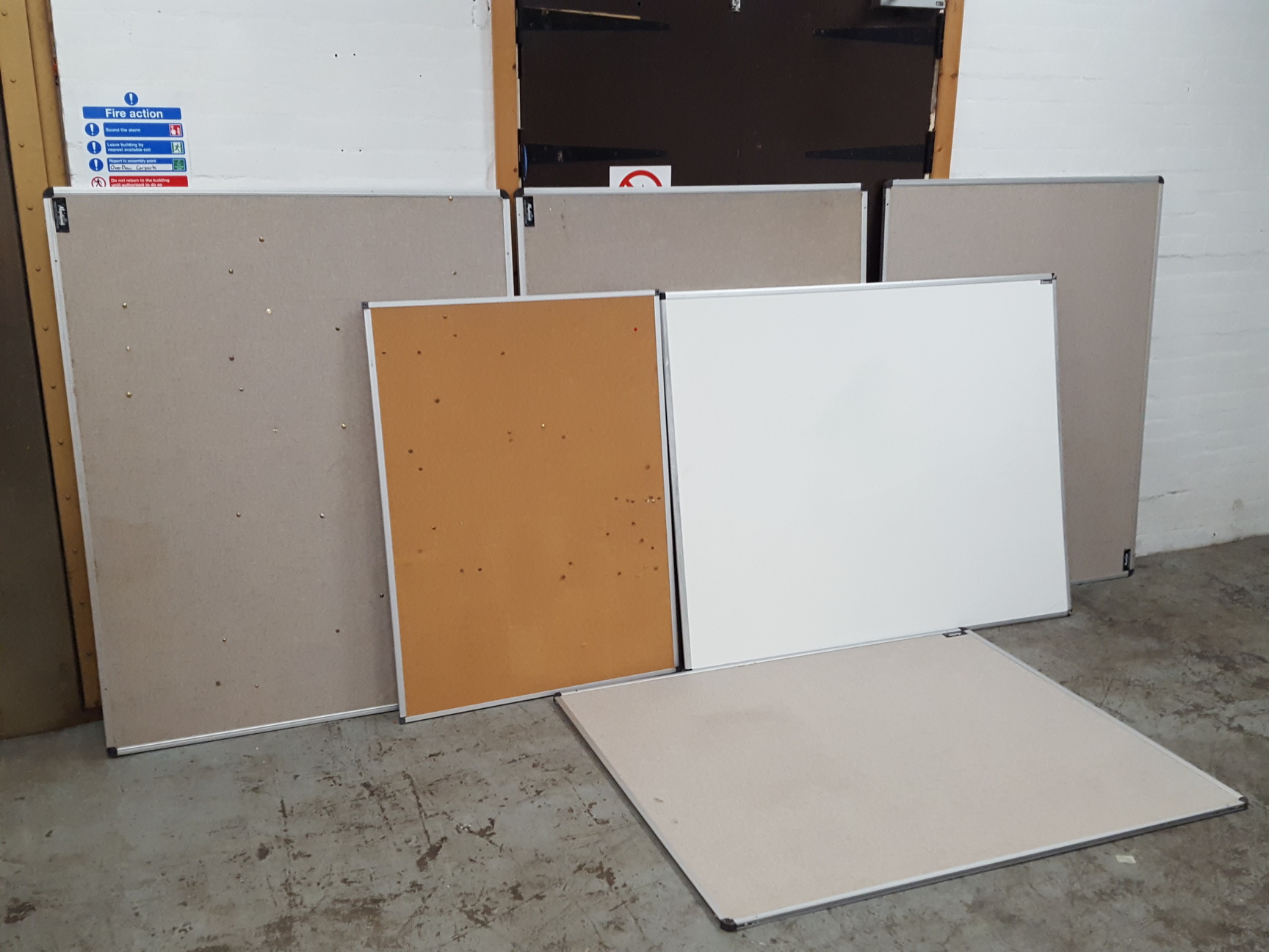 Image of 5x Pin Notice Boards & 1x White Boards Office Classroom Teaching