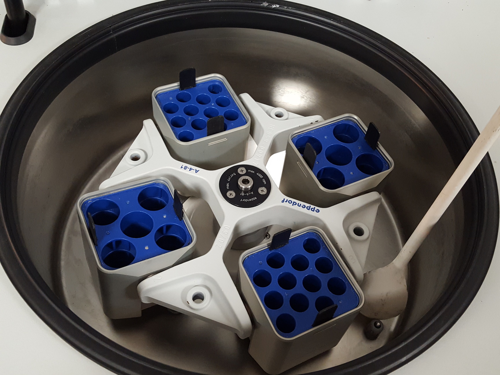 Image of Eppendorf 5810 R Benchtop Centrifuge + A-4-81 Rotor Lab