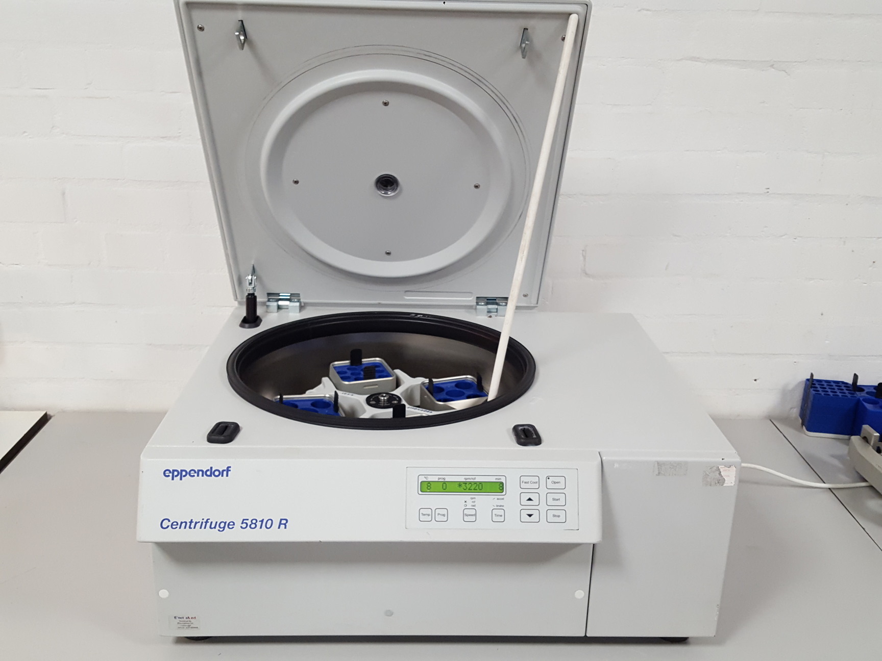 Image of Eppendorf 5810 R Benchtop Centrifuge + A-4-81 Rotor Lab