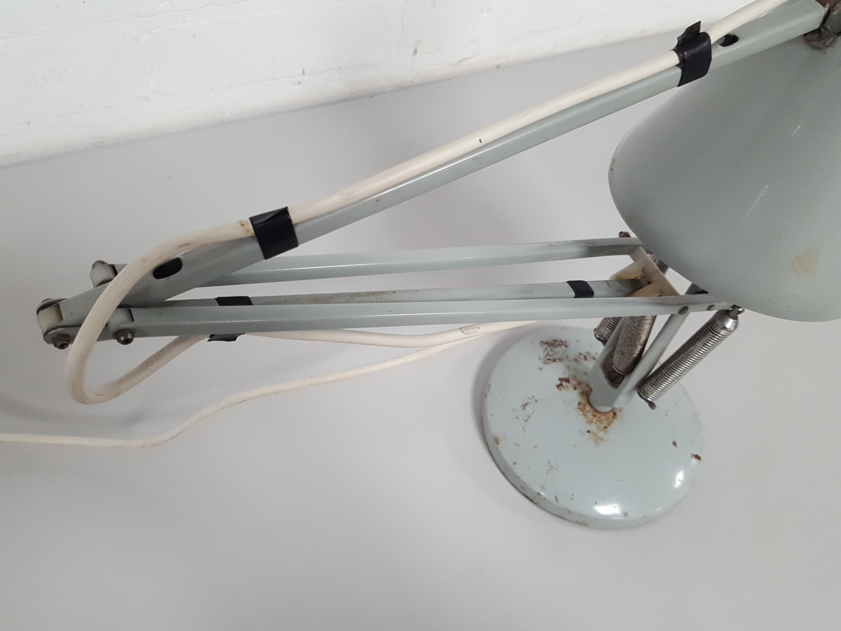 Image of Faulty Anglepoise Flexible-Arm Desk Lamp (Spares or Repair) Upcycle