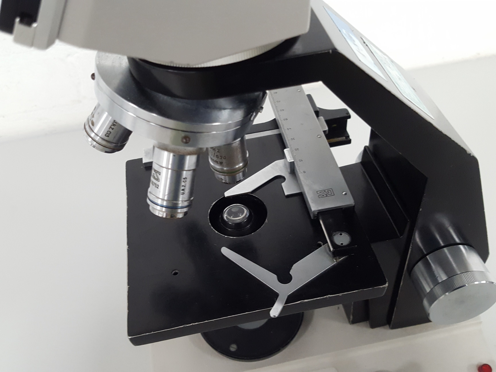 Image of GS Series 10 Binocular Microscope + 4x Objectives A41162, A36046, A39764