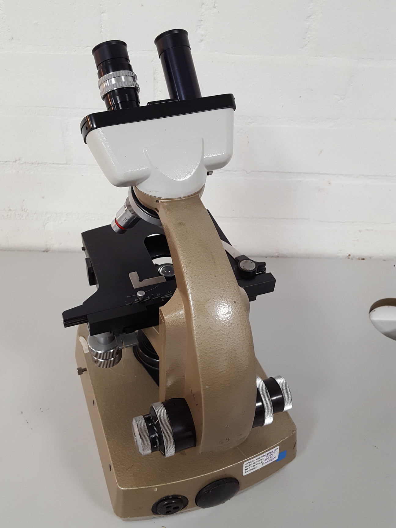Image of Vickers M15 Binocular Microscope +3x Objectives 40/0.75 PH2, 100/1.3 OIL 10/0.25