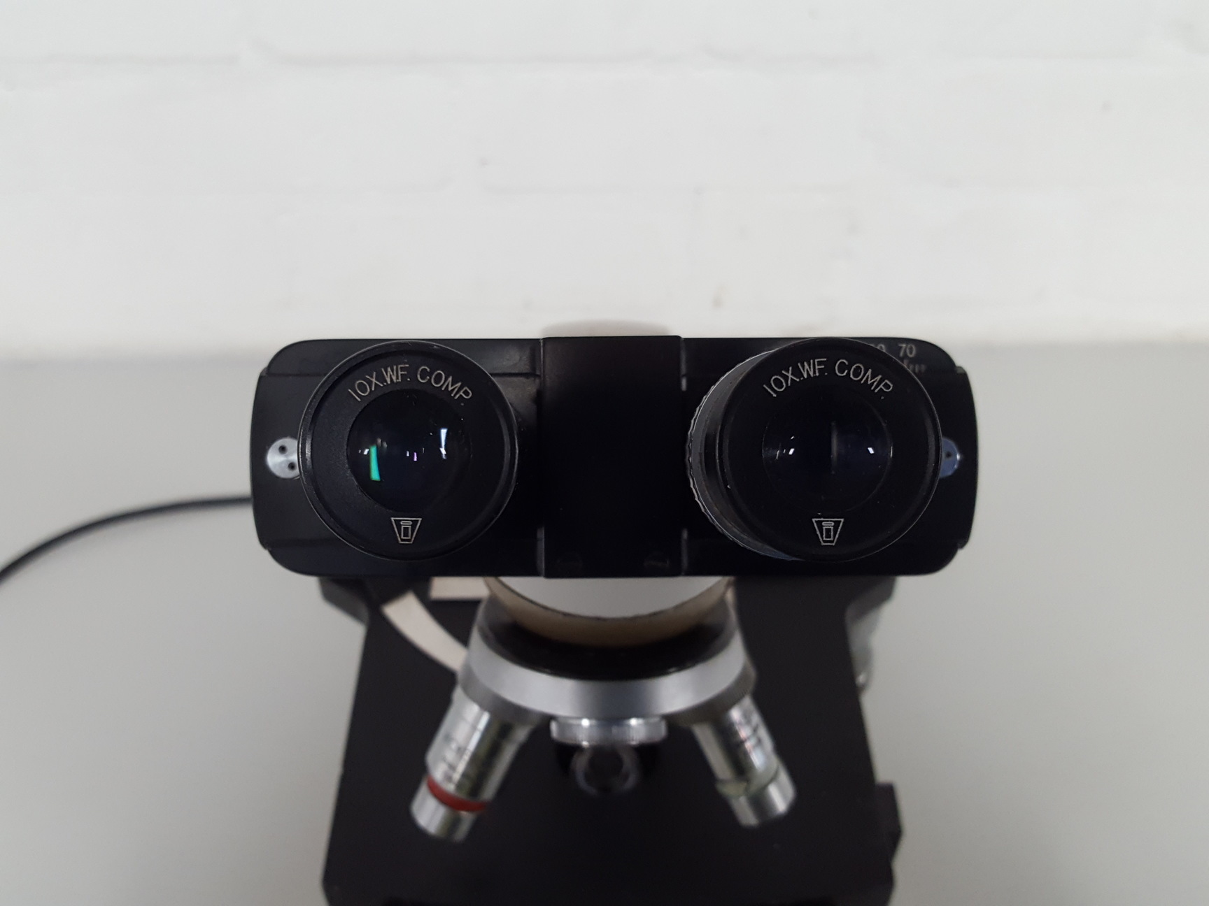 Image of Vickers M15 Binocular Microscope +4 Objectives 100/1.3OIL, 40x 0.65, 10/0.25 PH1