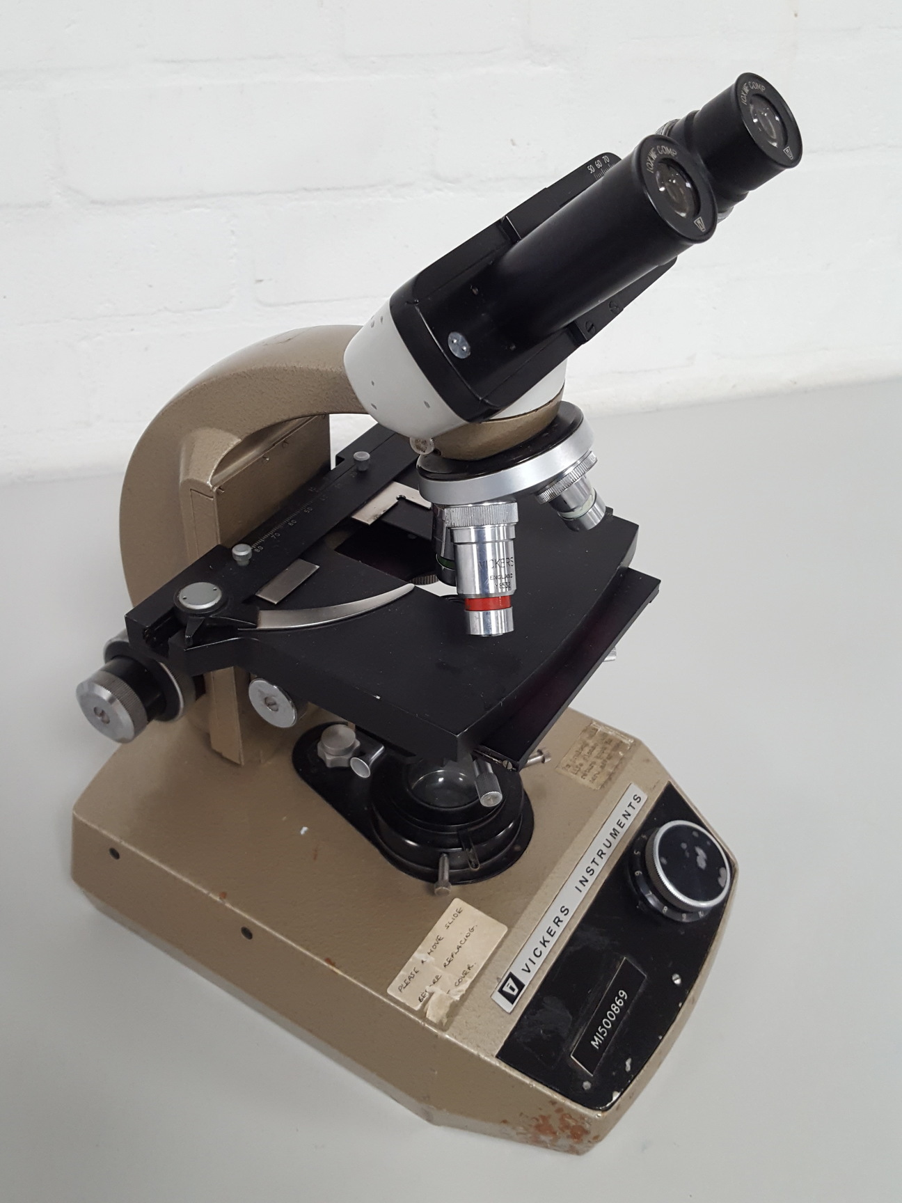 Image of Vickers M15 Binocular Microscope +4 Objectives 100/1.3OIL, 40x 0.65, 10/0.25 PH1