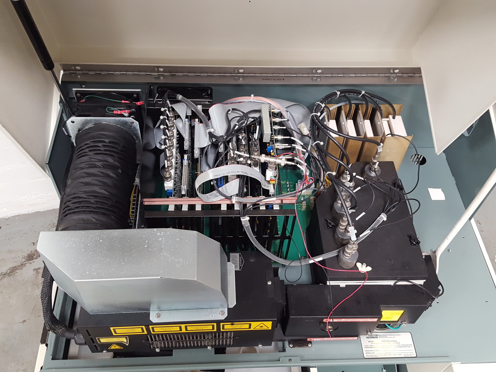 Image of Becton Dickinson FACSCalibur Flow Cytometer System 1997 Lab