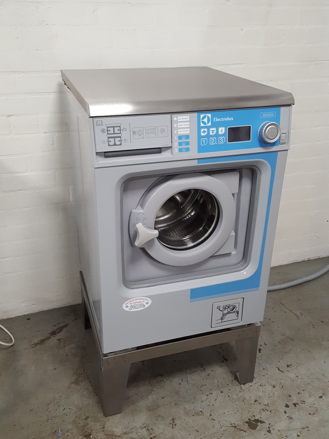 Image of Electrolux W555H Commercial Washing Machine - 6kg - Electric Professional