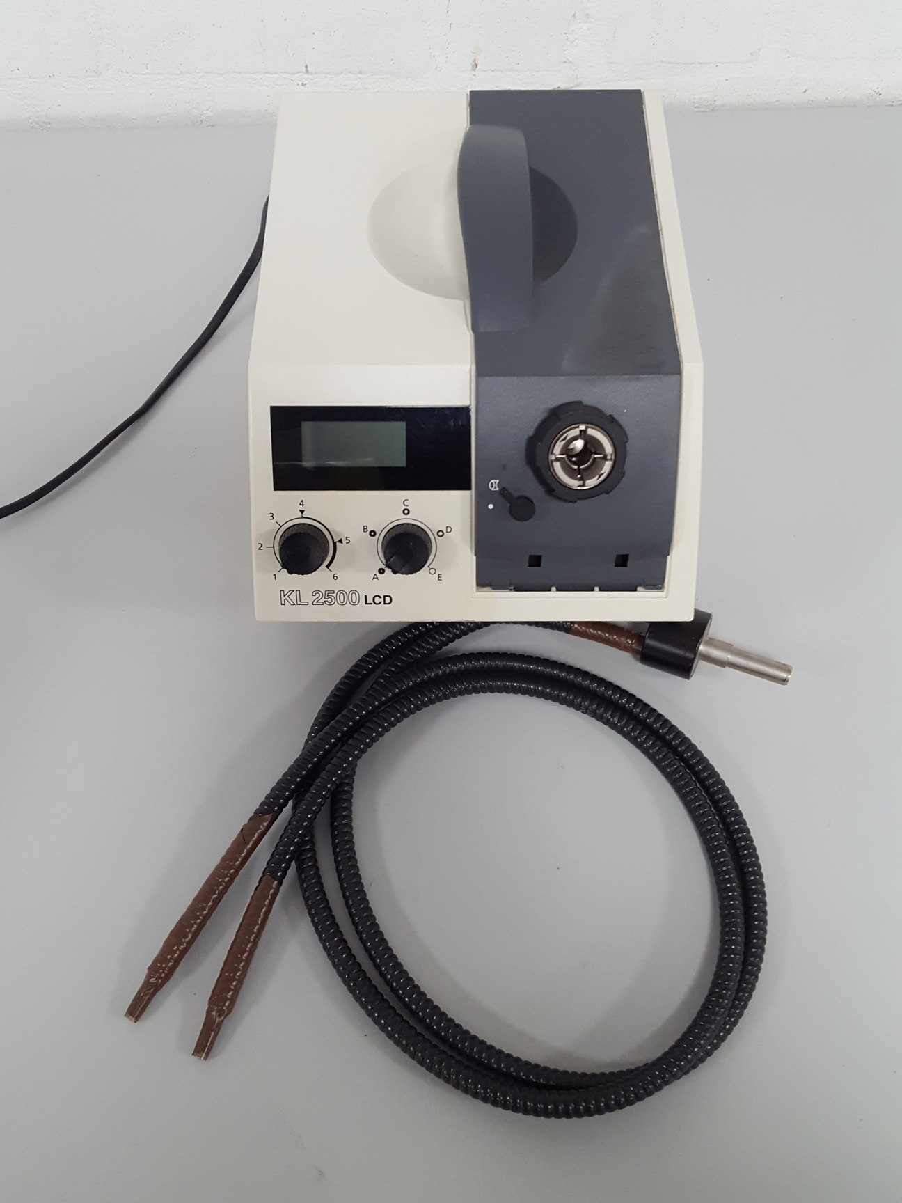 Image of Schott KL 2500 LCD Halogen Cold Light Source inc 1 Filter Lab