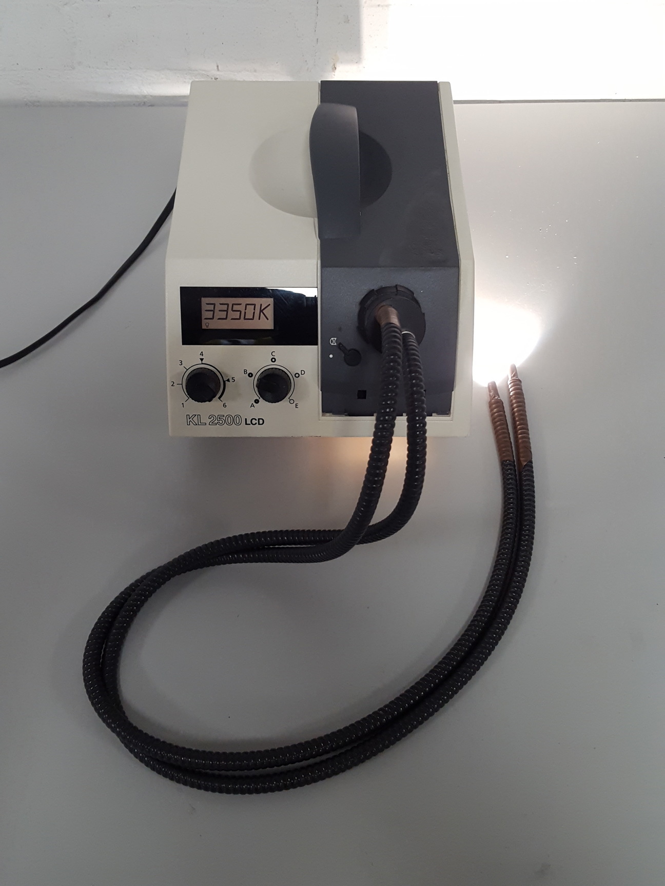 Image of Schott KL 2500 LCD Halogen Cold Light Source inc 1 Filter Lab