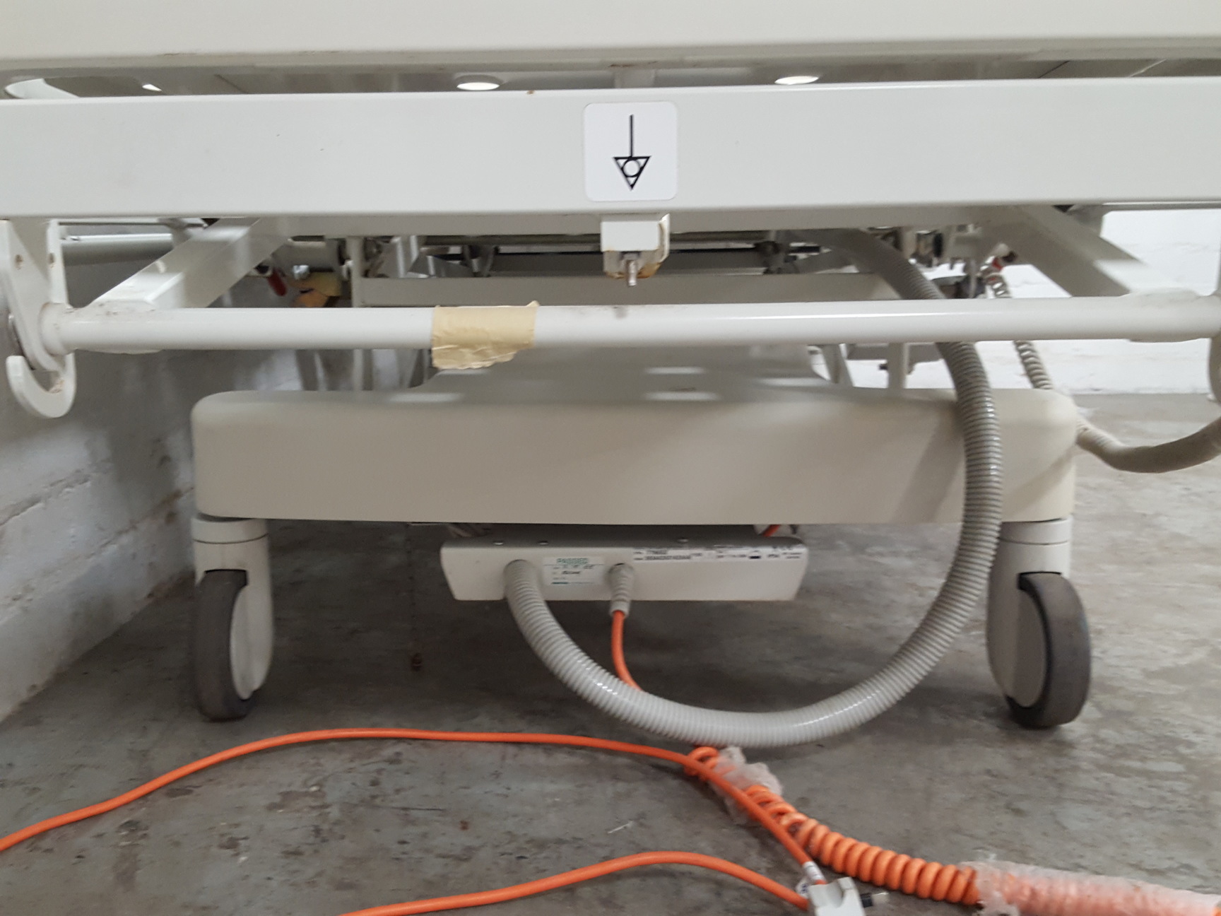 Image of Huntleigh Contura Model 560AA2A Electric Profiling Hospital Care Bed Medical