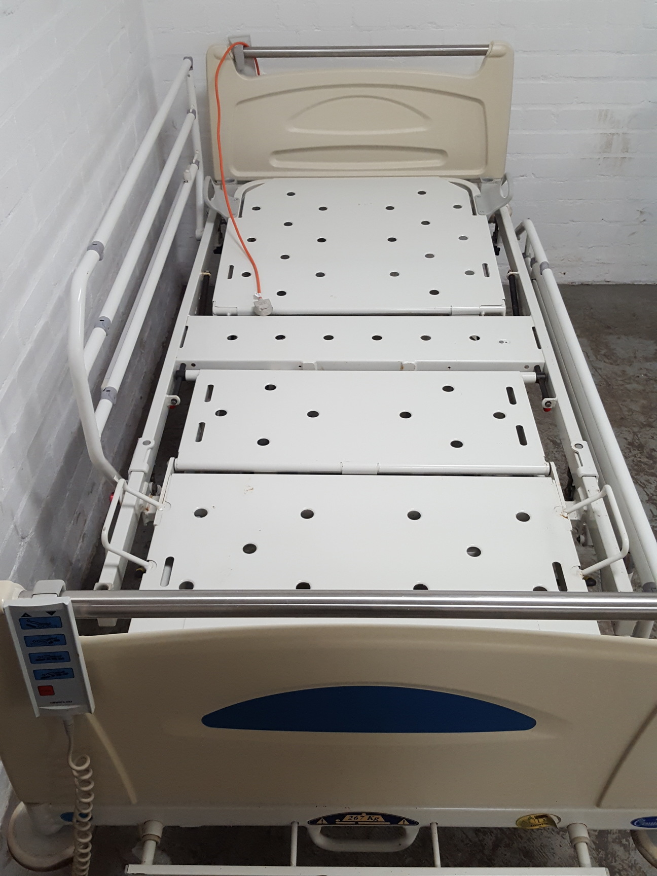 Image of Huntleigh Contura Model 560AA2A Electric Profiling Hospital Care Bed Medical