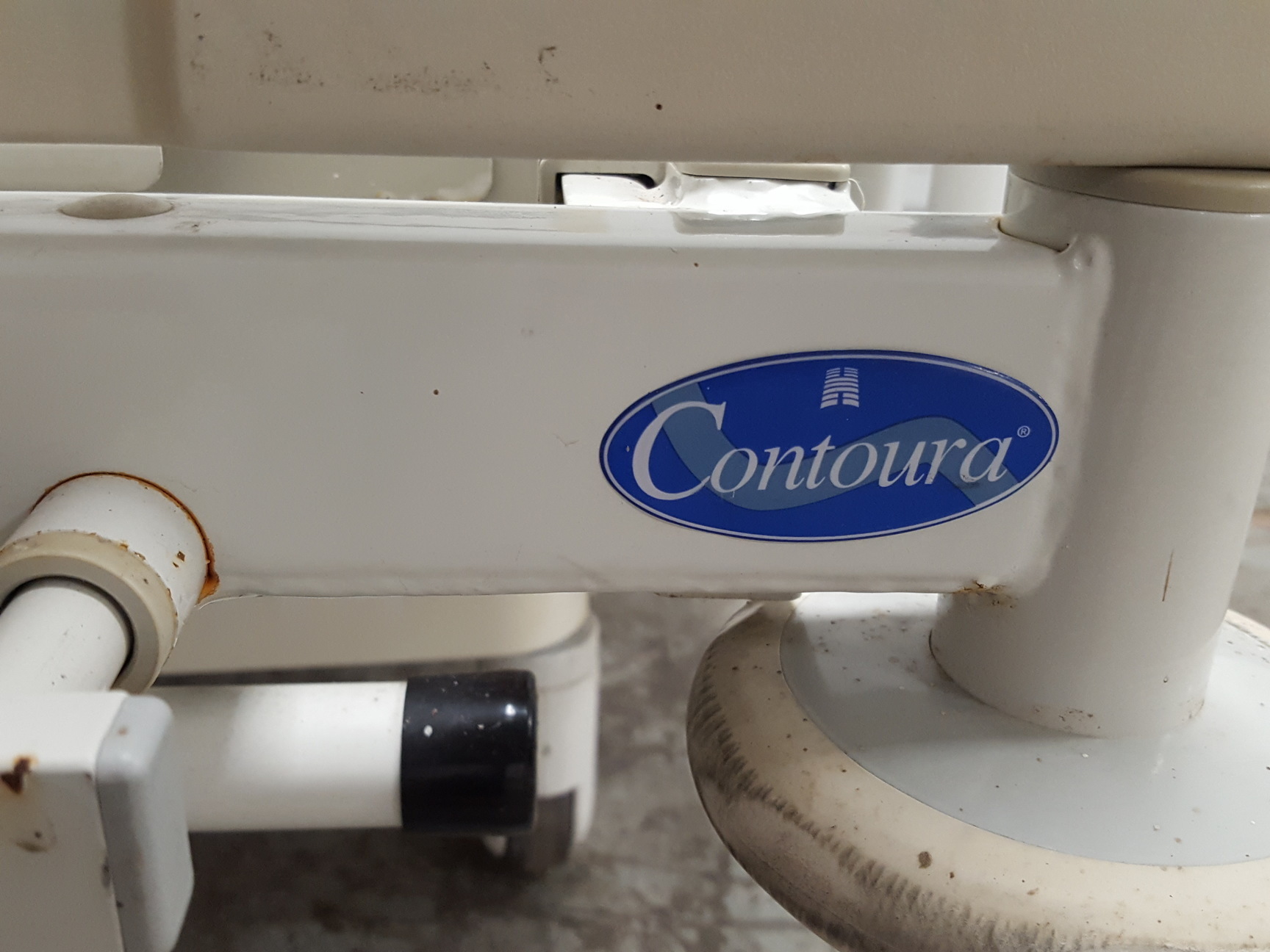 Image of Huntleigh Contura Model 560AA2A Electric Profiling Hospital Care Bed Medical